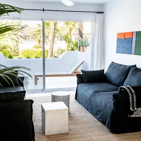 Golden Mile Designer Penthouse Apartmán